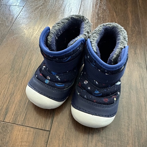 Stride Rite SM Channing‎ Boots – Size 6M Toddler, Space Print, Faux Fur Lined - Picture 1 of 6